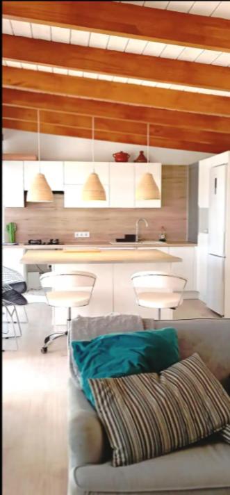 Beautiful Chalet With Wifi And Free Parking Arona  Buitenkant foto