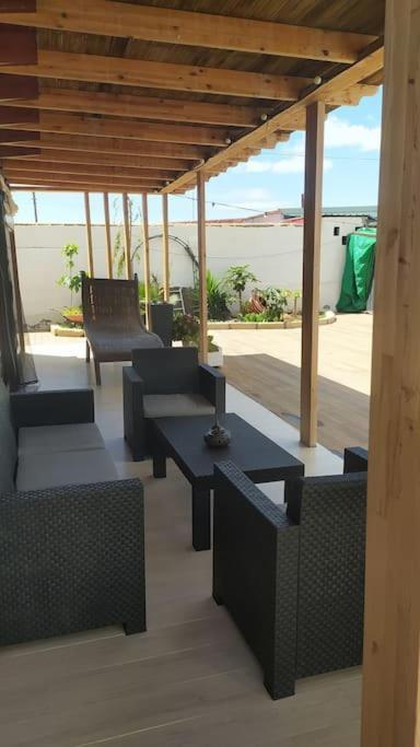 Beautiful Chalet With Wifi And Free Parking Arona  Buitenkant foto